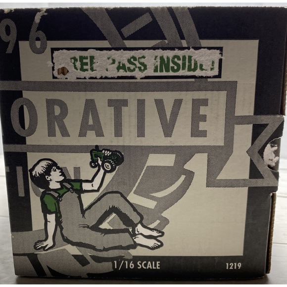 John Deere Model "70" Die Cast Tractor  Numbered With Box 10th Anniversary - Picture 10 of 13